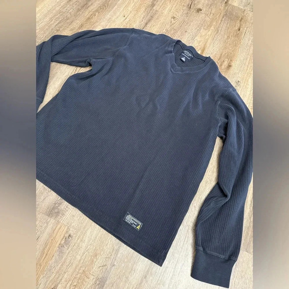 Vintage American Eagle V-Neck Sweater - Picture 2 of 7